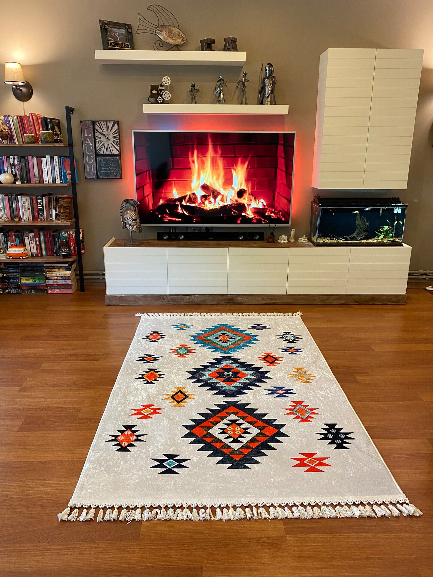 Conception de motif coloré orienté sur tapis soigneusement tricoté
