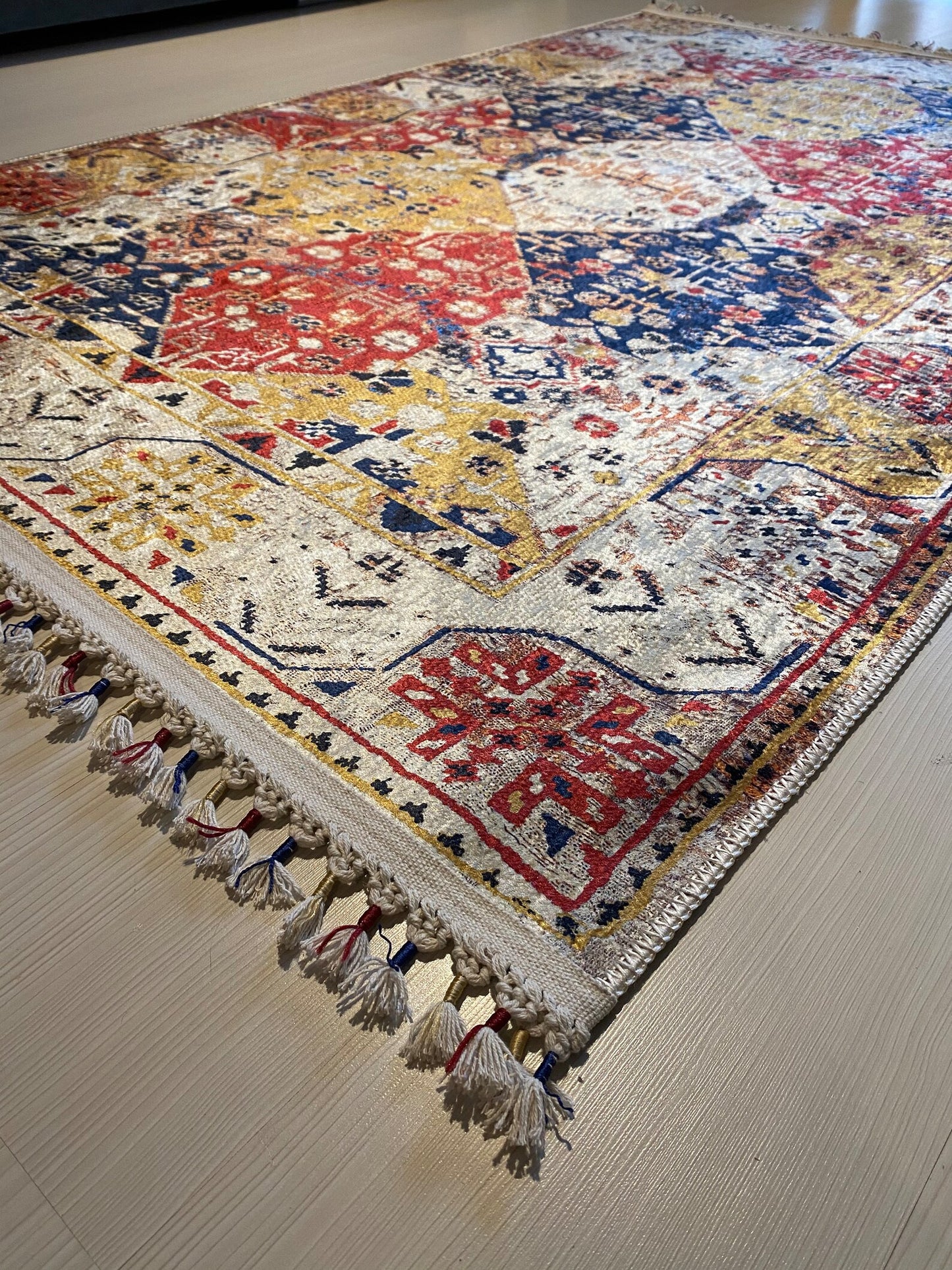 Design Oriente del tappeto con cura a maglia