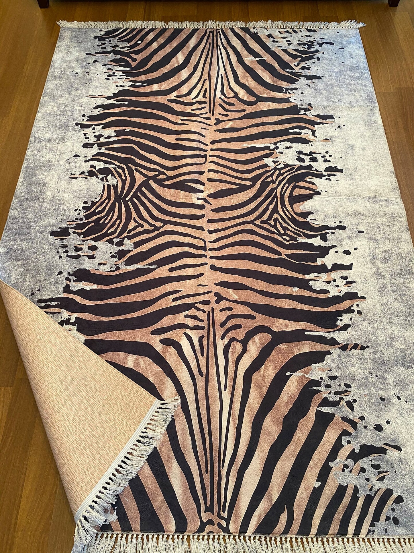 Conception de zèbre du tapis soigneusement tricoté