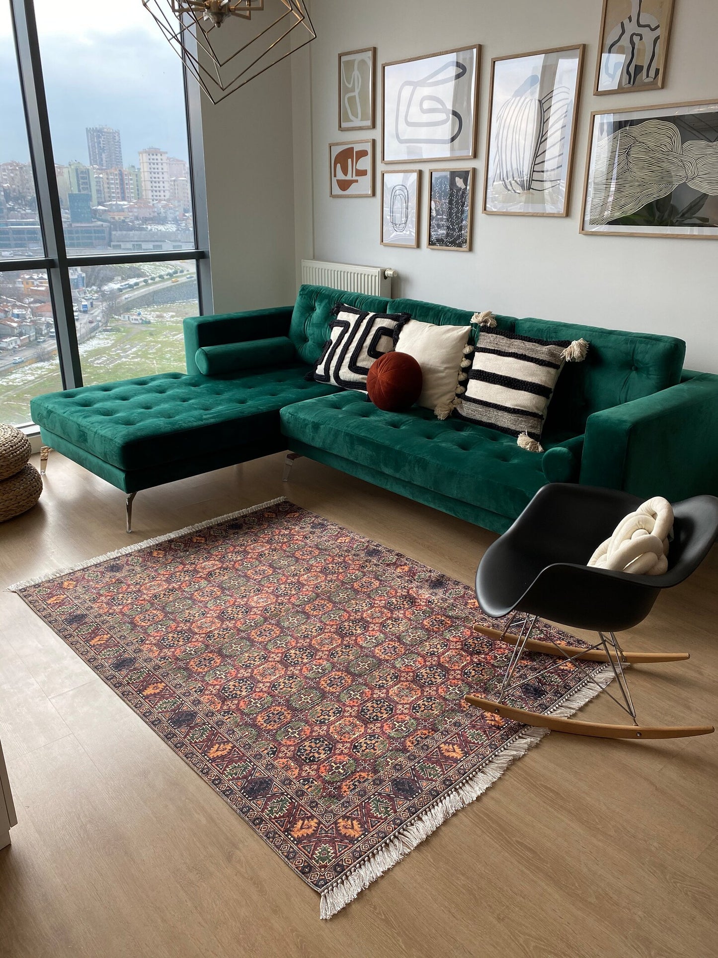 Conception de tapis oriental soigneusement tricoté