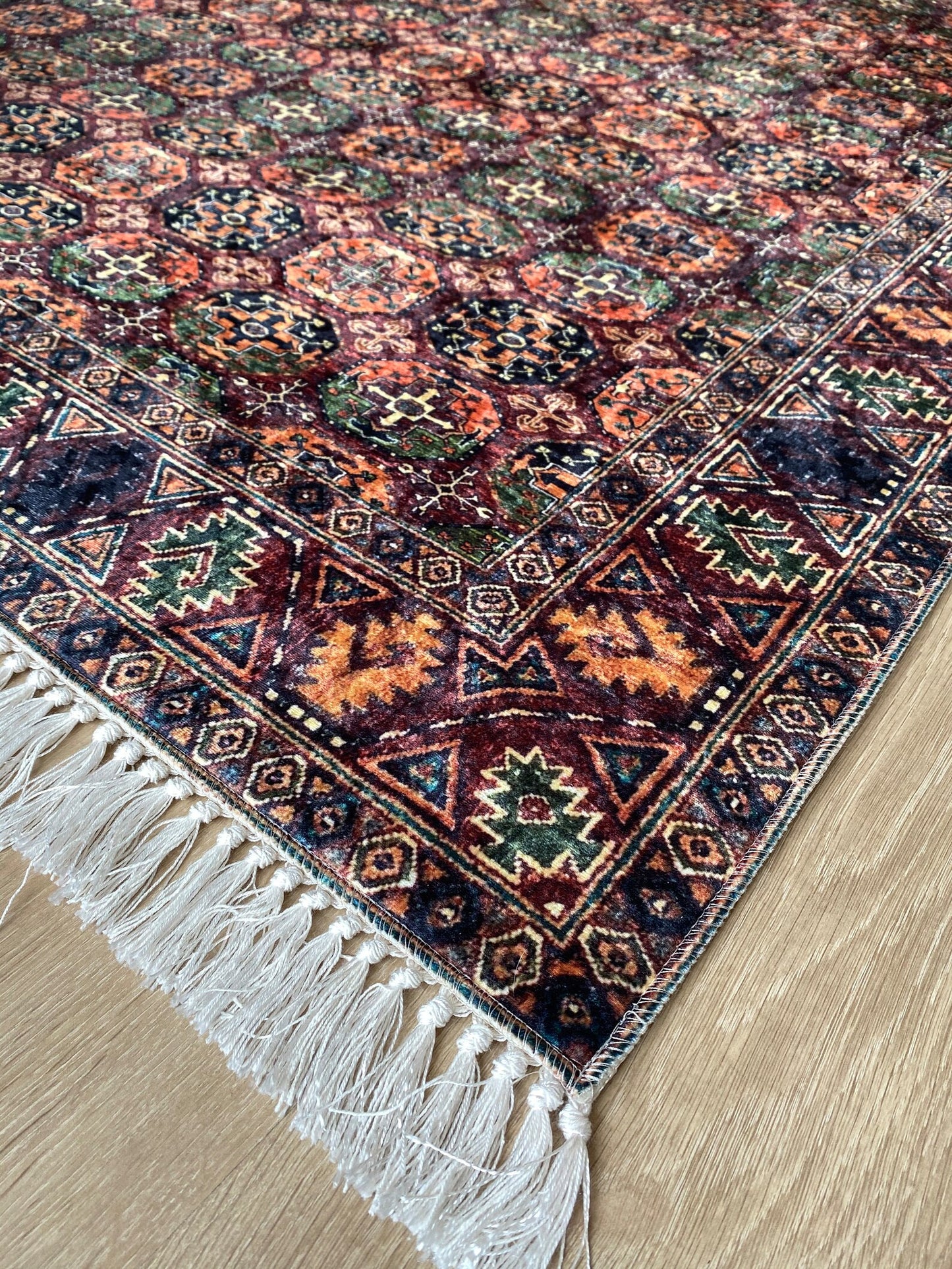 Conception de tapis oriental soigneusement tricoté