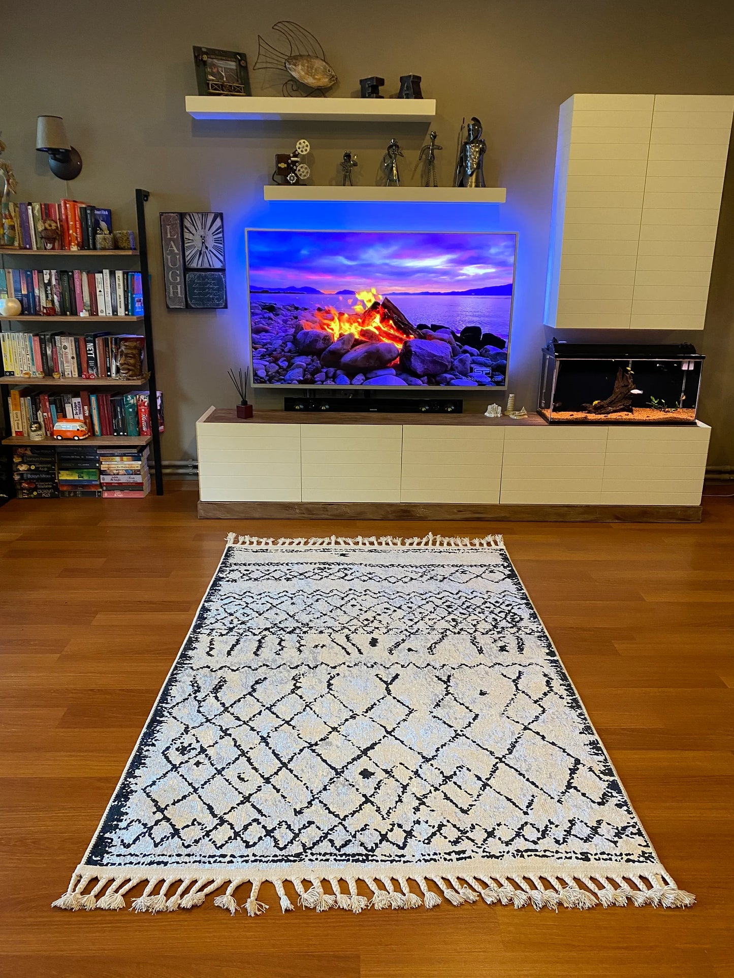Conception de la skandinavie du tapis soigneusement tricoté