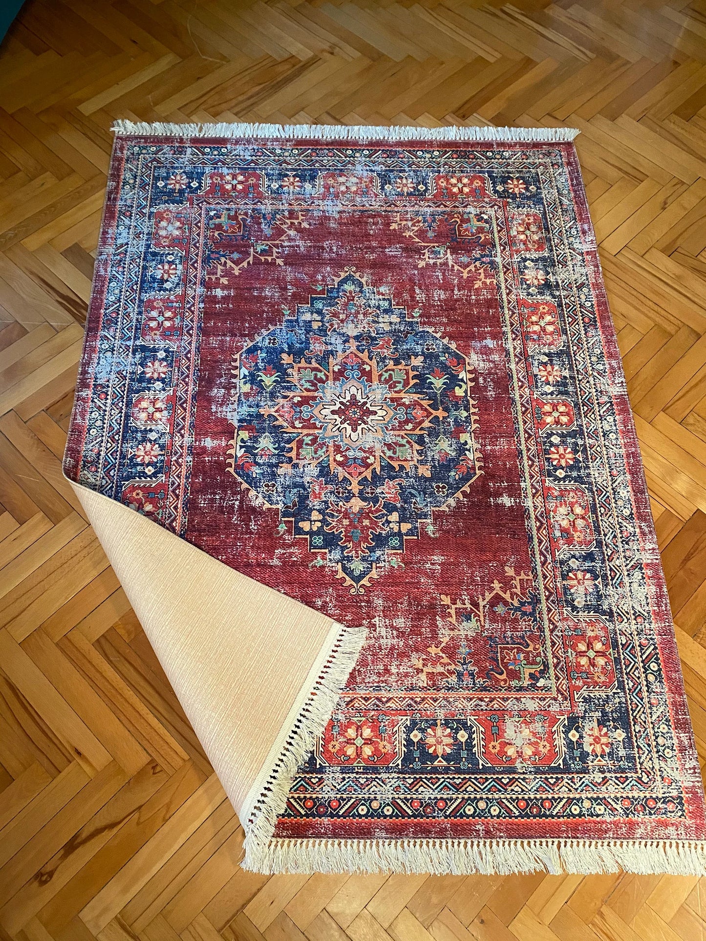 Design Oriente del tappeto con cura a maglia
