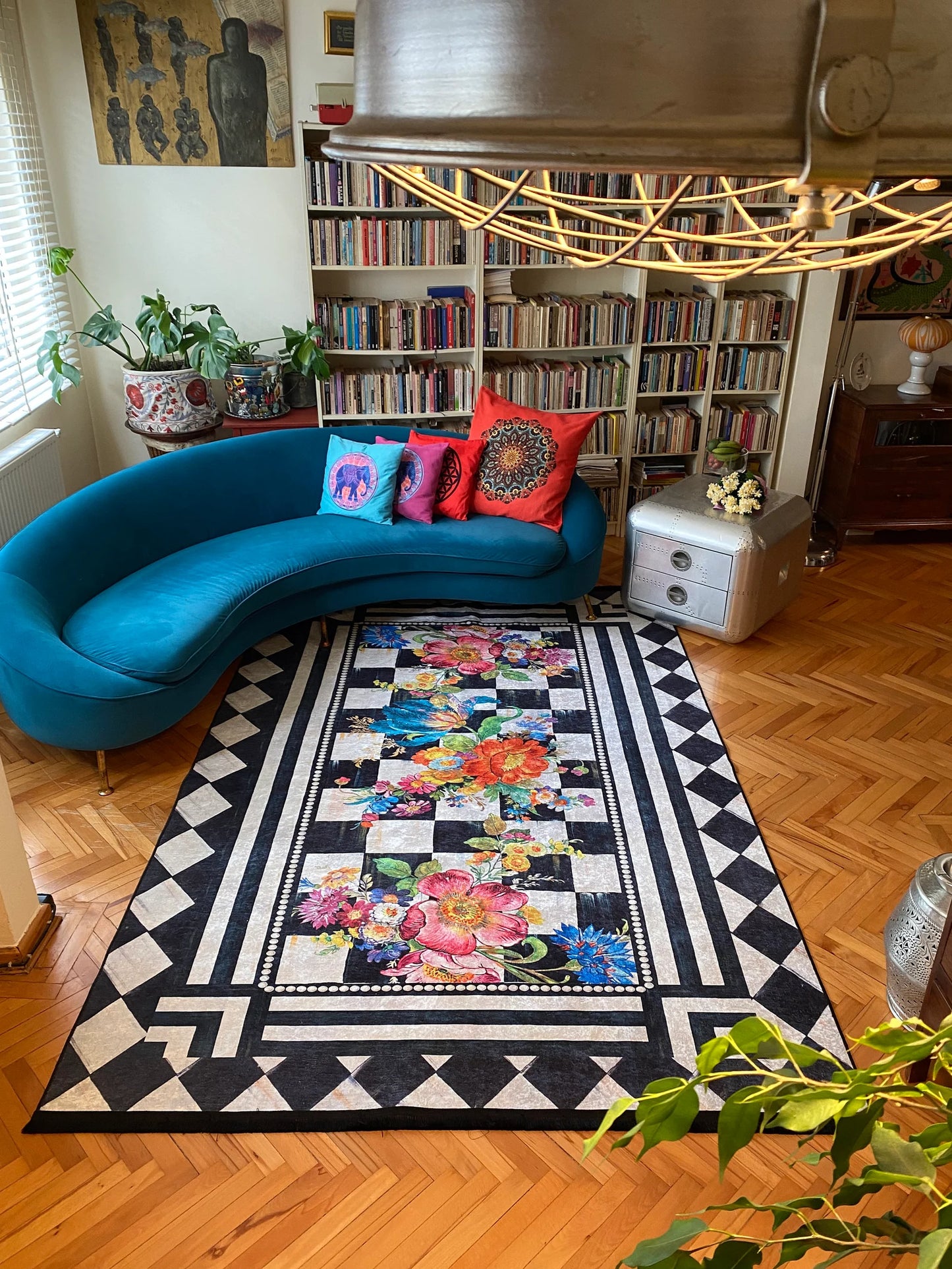 Conception de fleurs de tapis soigneusement tricoté